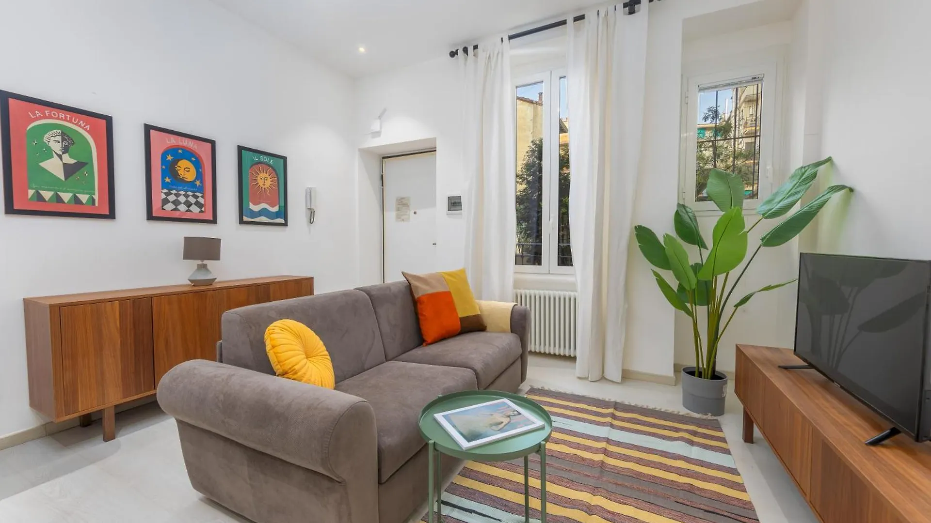 Gulli'S Apartment In Arco Della Pace 米兰